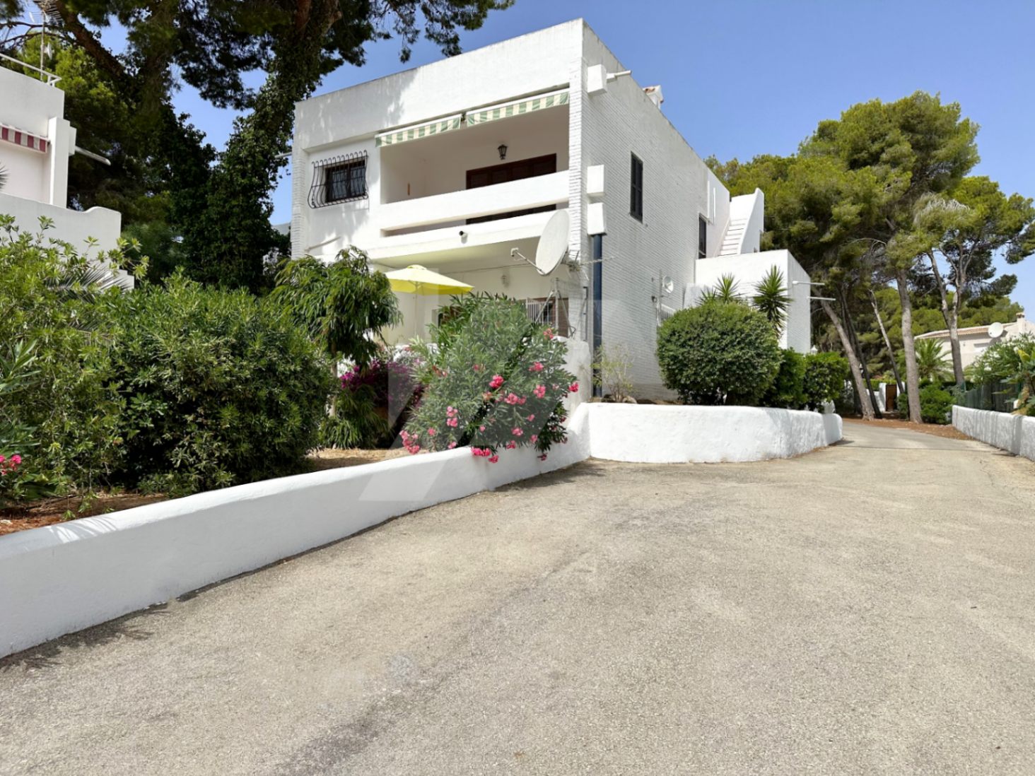 Appartement te koop in Moraira, op loopafstand van de stranden.