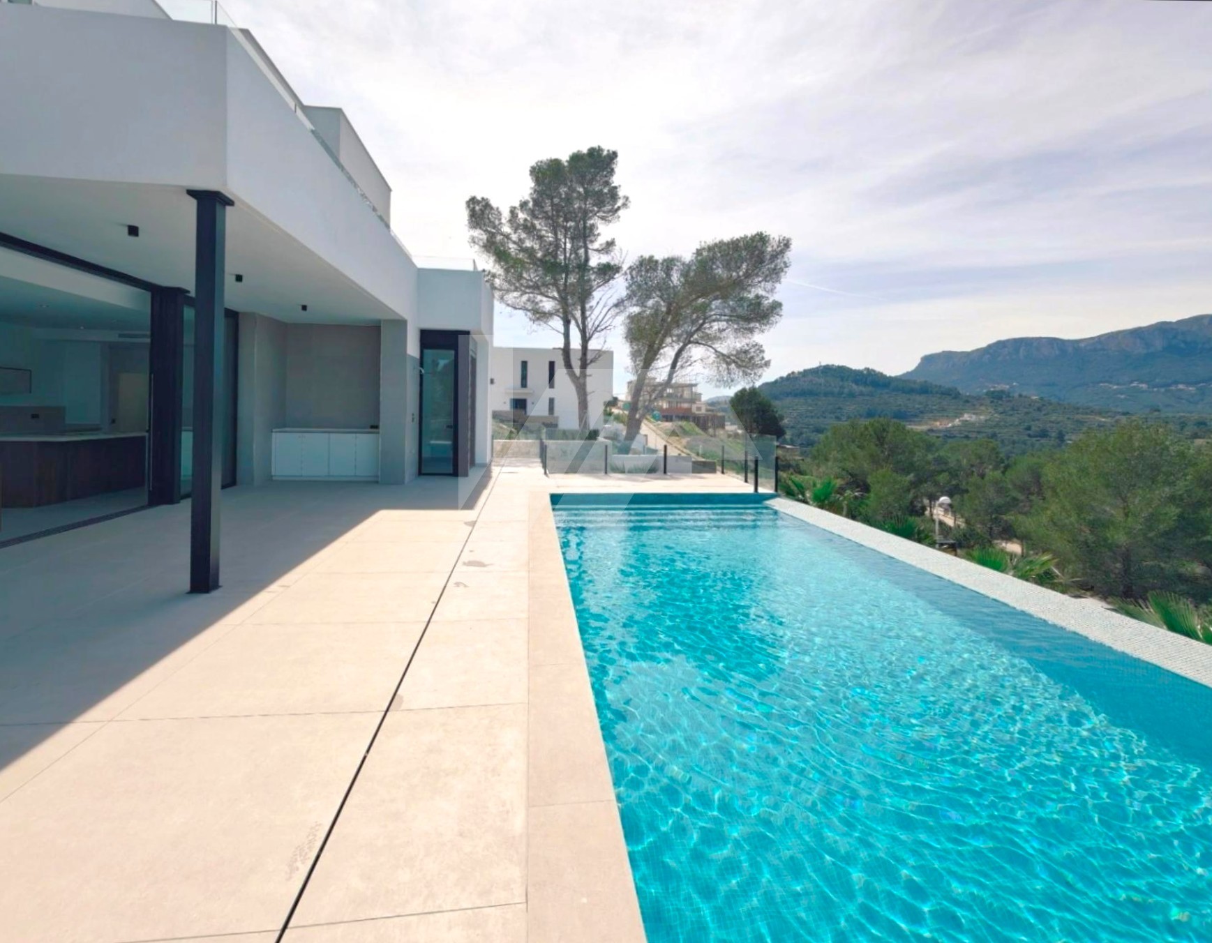 Moderne villa te koop in Calpe, Costa Blanca.