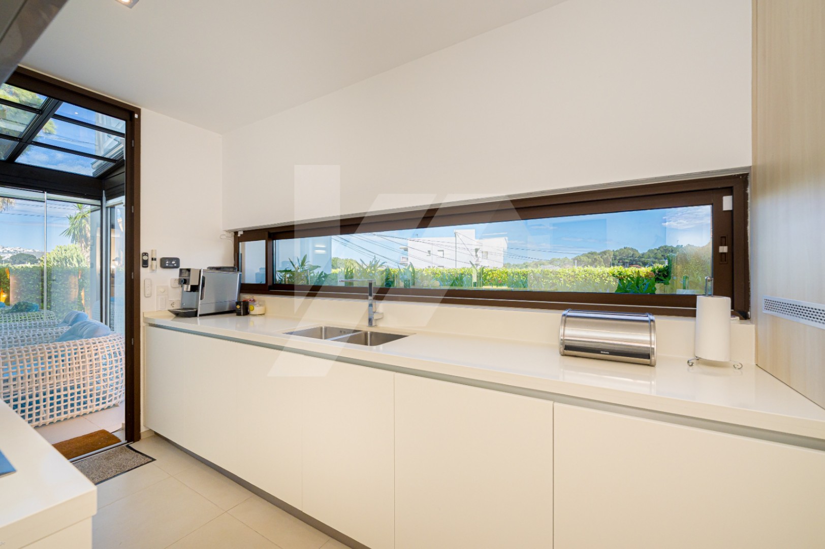 Moderne villa te koop in Moraira met uitzicht op zee, Costa Blanca.