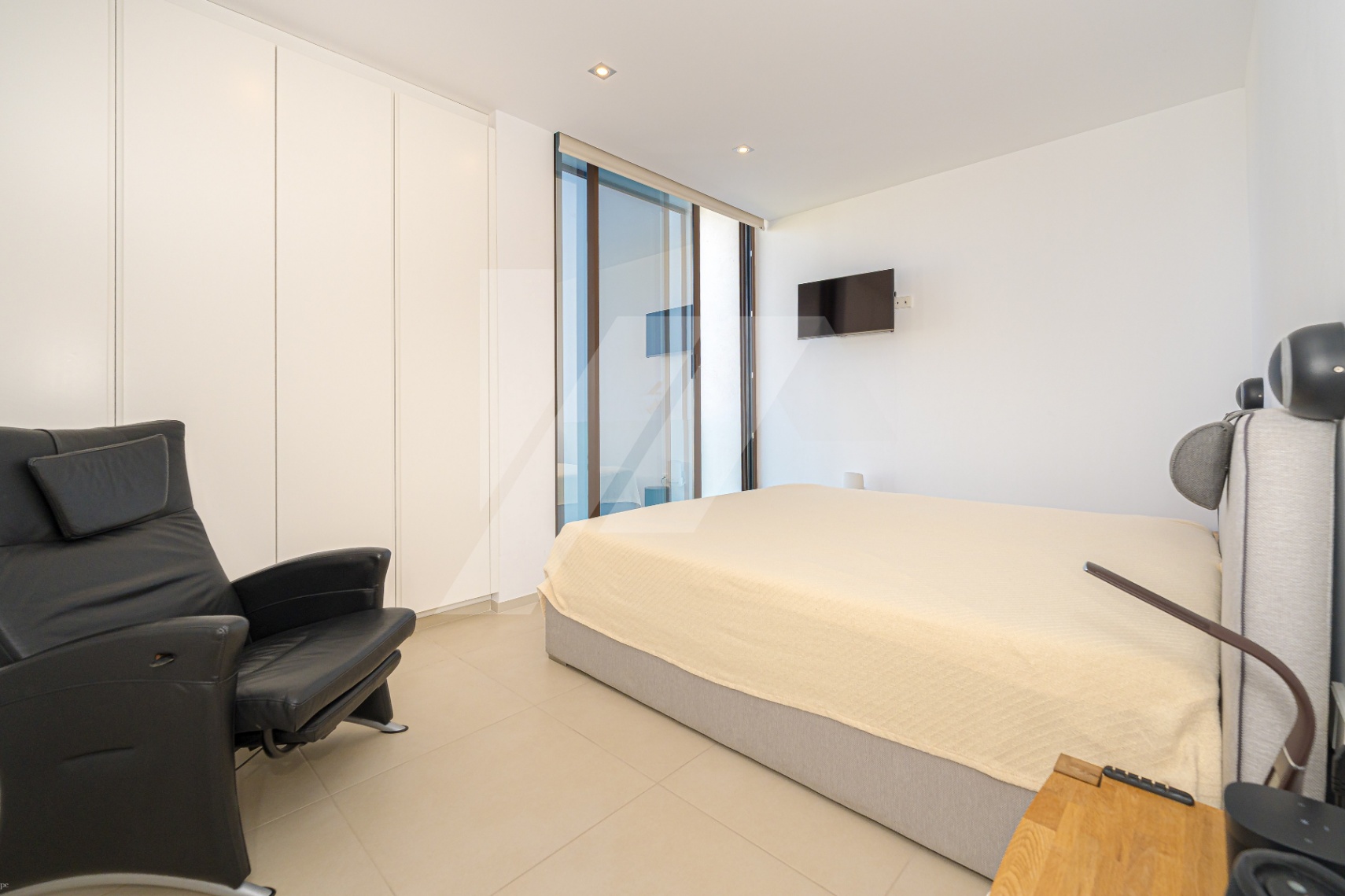 Moderne villa te koop in Moraira met uitzicht op zee, Costa Blanca.
