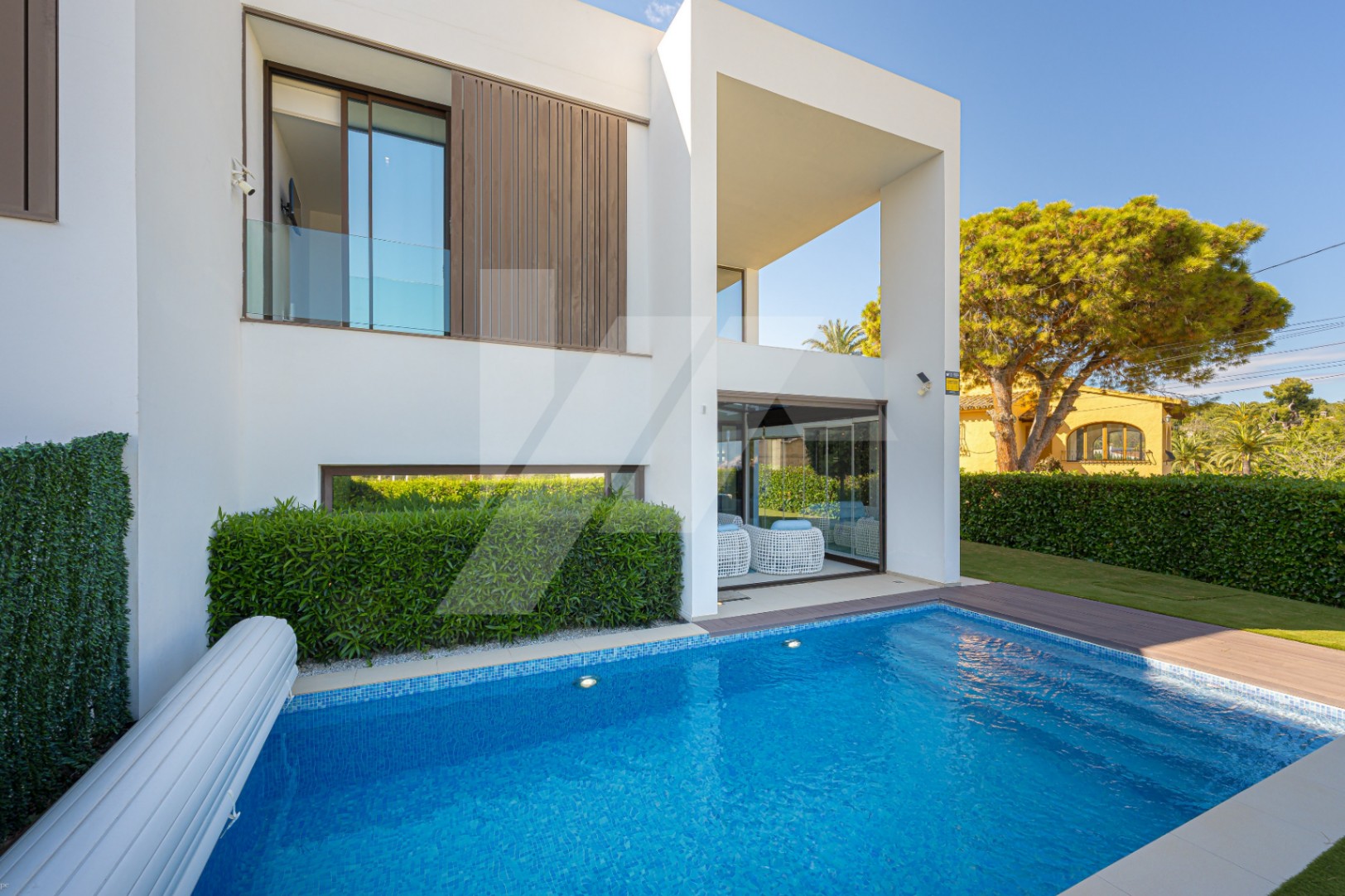 Moderne villa te koop in Moraira met uitzicht op zee, Costa Blanca.