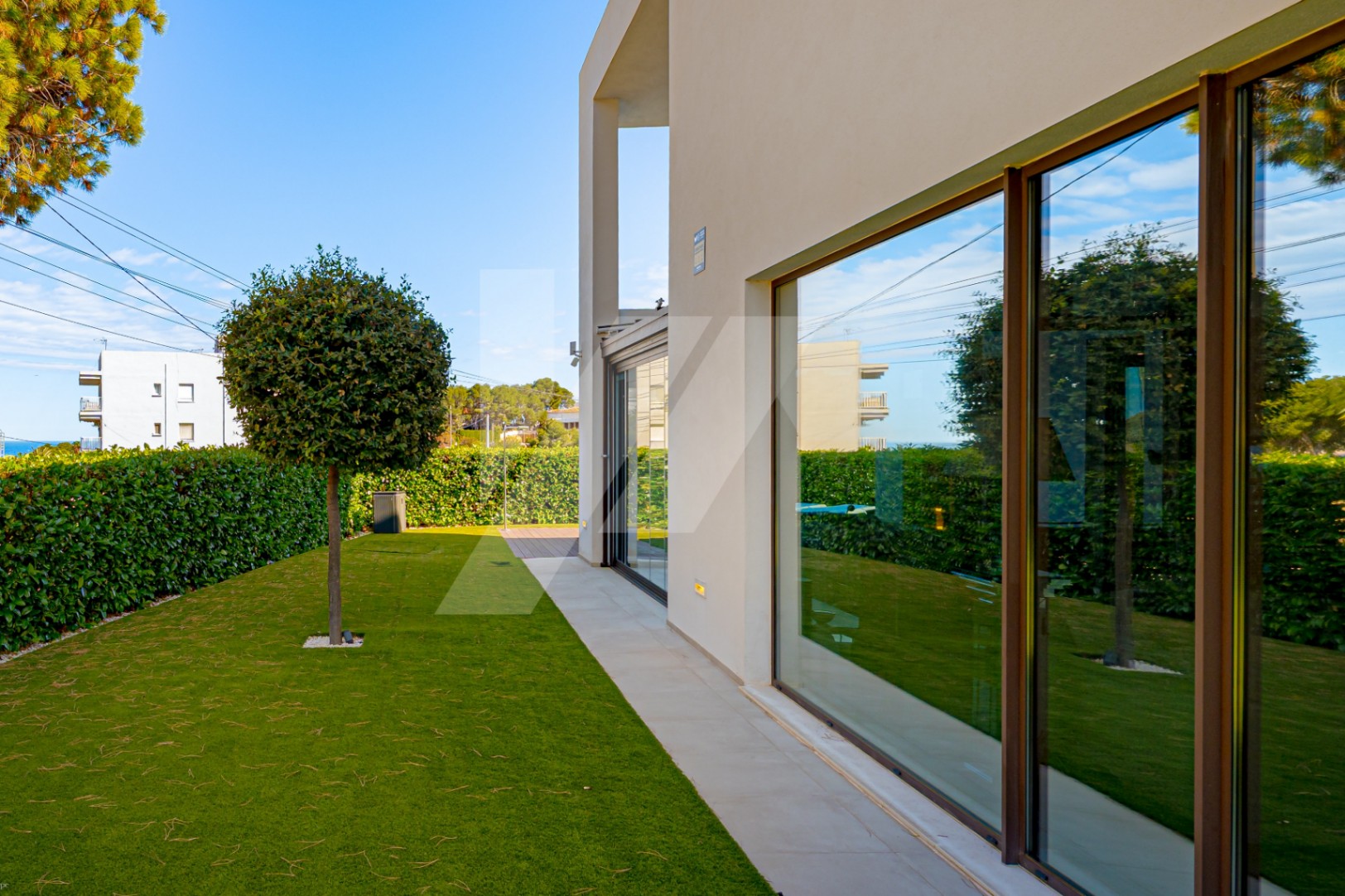 Moderne villa te koop in Moraira met uitzicht op zee, Costa Blanca.