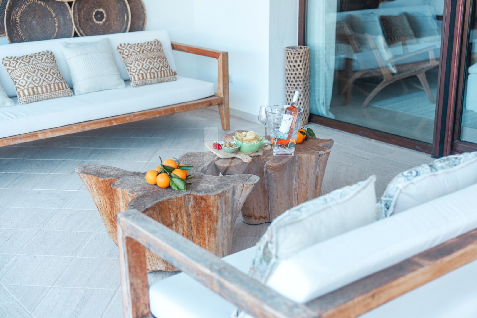 Ibiza-stijl villa te koop in Moraira, Costa Blanca.