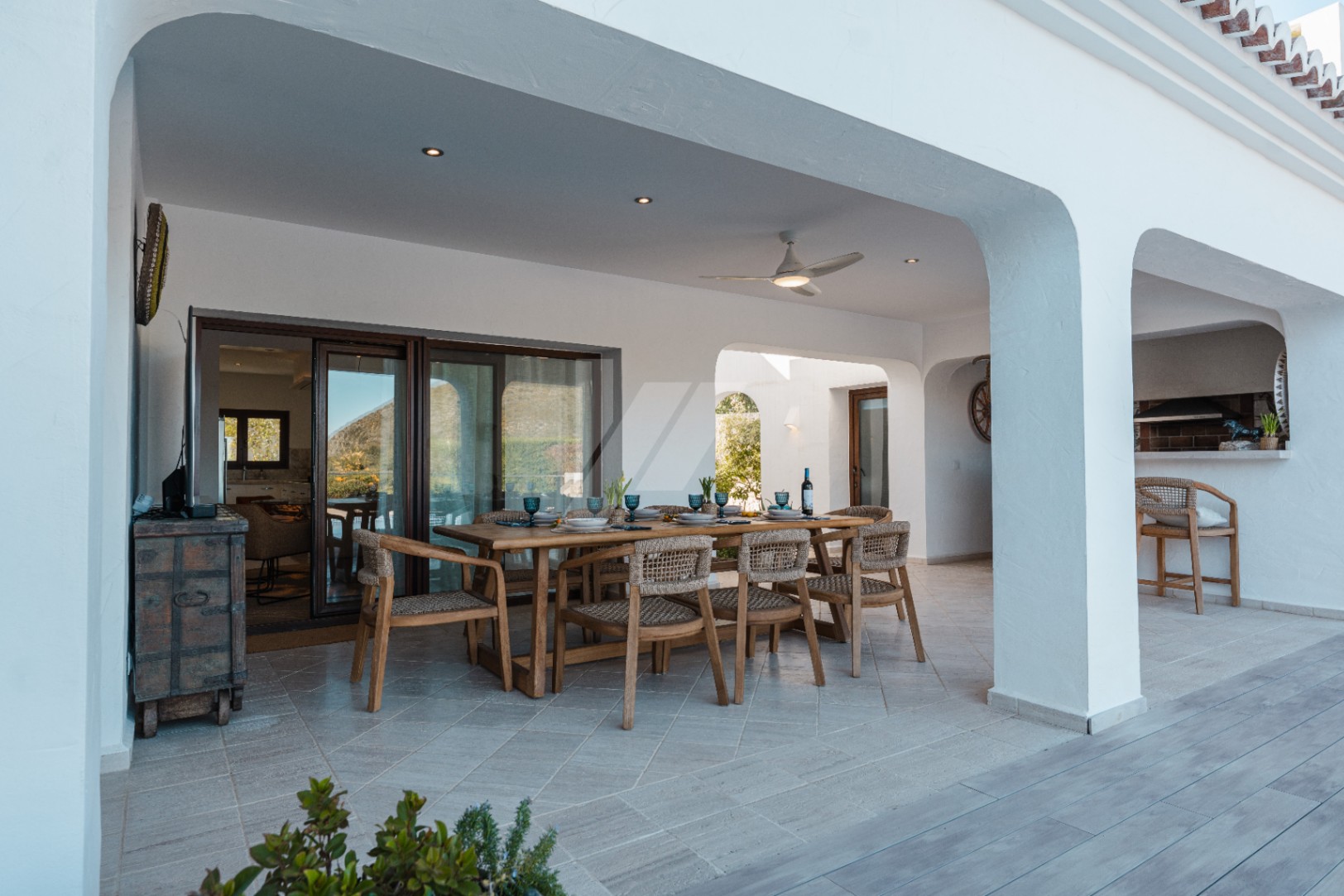Ibiza-stijl villa te koop in Moraira, Costa Blanca.