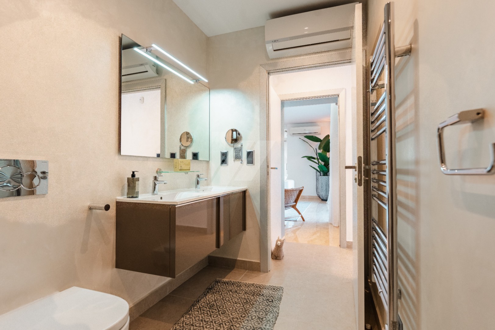 Ibiza-stijl villa te koop in Moraira, Costa Blanca.