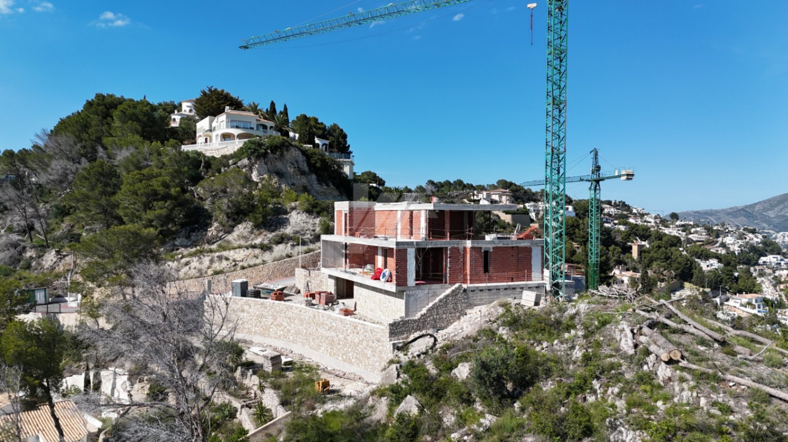Luxe villa met zeezicht te koop in Moraira, Costa Blanca.