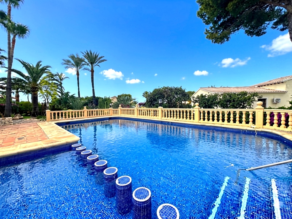 Bungalow te koop in Moraira, Costa Blanca.