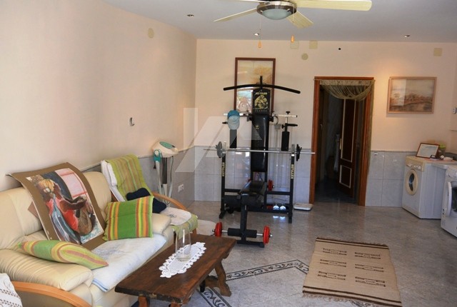 Villa te koop voor investering in Calpe, Costa Blanca.