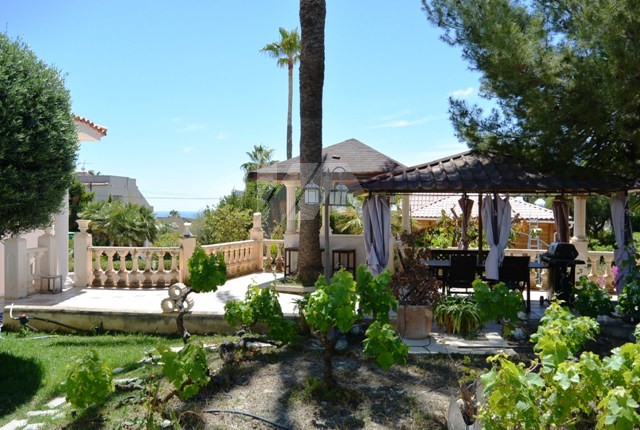 Villa te koop voor investering in Calpe, Costa Blanca.