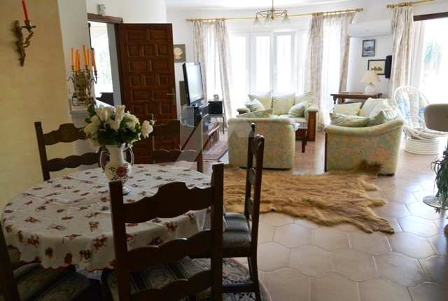 Villa te koop voor investering in Calpe, Costa Blanca.