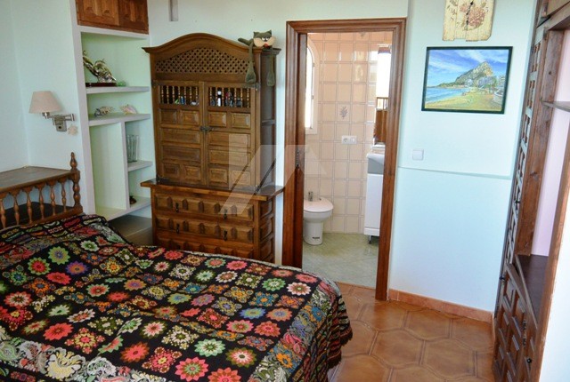 Villa te koop voor investering in Calpe, Costa Blanca.