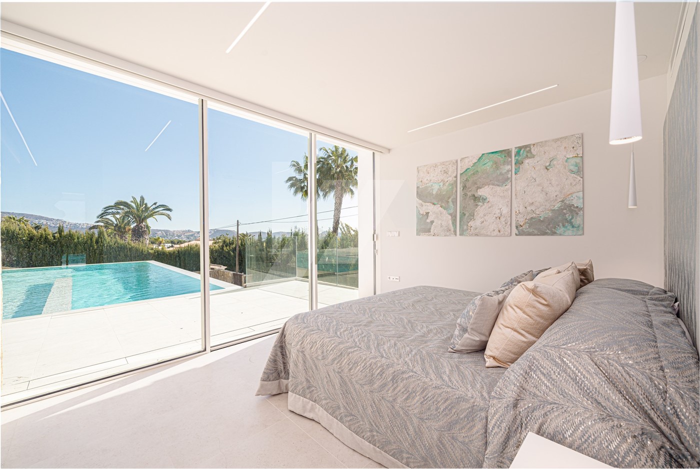 Luxe moderne villa te koop met uitzicht op zee in Moraira.