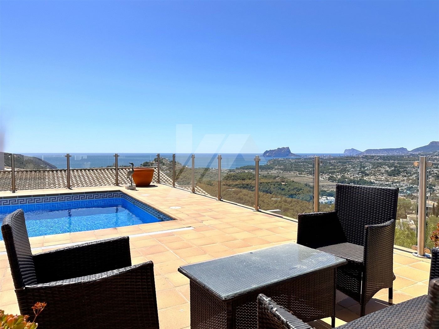 Uitzonderlijke villa te koop met uitzicht op zee in Moraira.